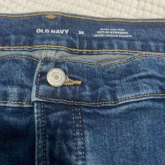 NWT- Old Navy- 26+. Extra High Rise Sky-Hi Straight - Picture 8 of 10